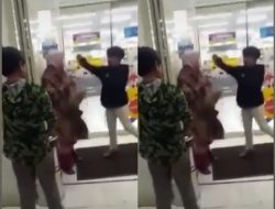 Viral Video 2 Remaja Aniaya Seorang Ibu di Depan Minimarket