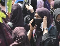 Video Pemaksaan Lepas Hijab di India Terus Beredar di Medsos