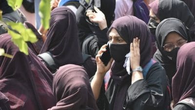 Video Pemaksaan Lepas Hijab di India Terus Beredar di Medsos