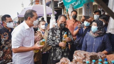 Ibu-Ibu, Mendag Lutfi Nanya soal Minyak Goreng nih