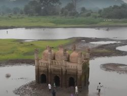 Masjid Noori: Berusia 120 Tahun, Muncul Utuh Setelah 30 Tahun Tenggelam