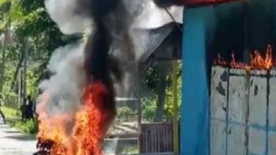 Pasutri Bakar Kios Motor