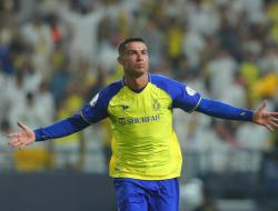 Cristiano Ronaldo Bersujud Usai Cetak Gol Kemenangan Al Nassr