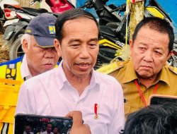 Jokowi Unggah ‘Pentingnya Pembangunan Infrastruktur Jalan’, Publik Ramai-Ramai Mengadu