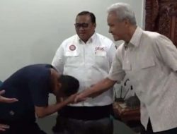 Membungkuk saat Jabat Tangan Ganjar, Said Iqbal Jadi Sorotan