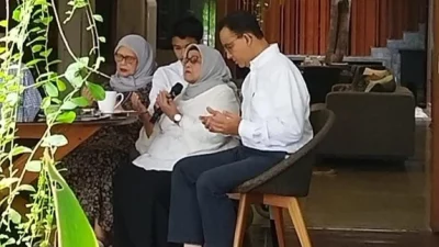 Doa Ibu Anies Kampanye