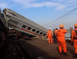 Tabrakan KA Turangga dan KA Bandung Raya: Penumpang Selamat, 4 Petugas Meninggal