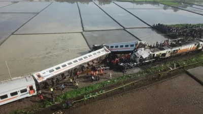 Tabrakan KA Turangga dan KA Lokal Bandung, KAI Minta Maaf