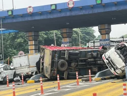 Kecelakaan Beruntun di Gerbang Tol Halim